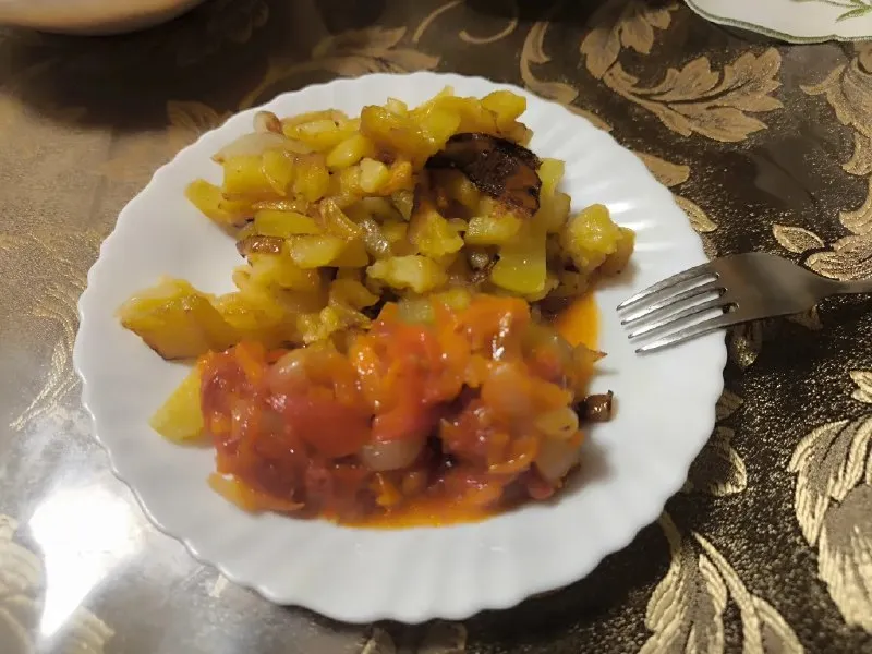 🍽 жареный картофель + лечо · 300 г КБЖУ блюда: 🔥 430 ккал 💪 Белки: 5.5 г 🥑 Жиры: 23 г 🌾 Углеводы: 53 г 📊 Прогресс за сег