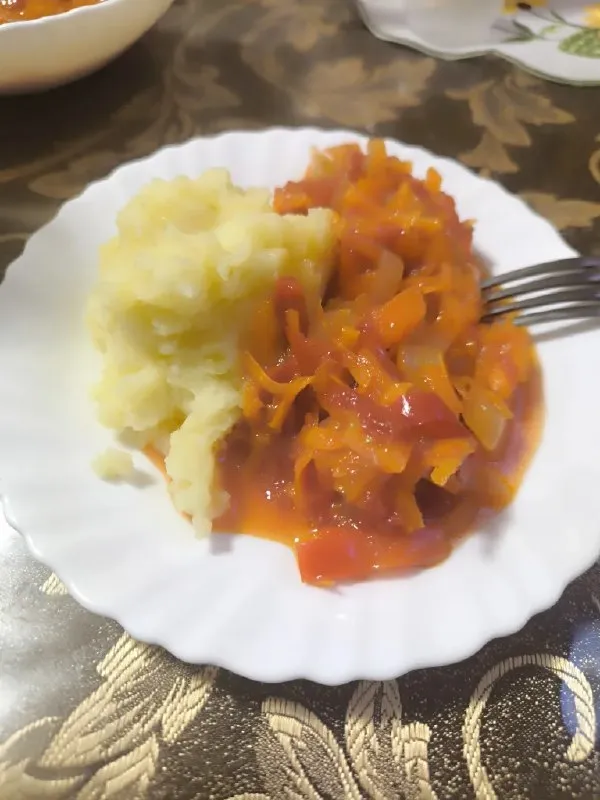 🍽 картофельное пюре + лечо · 300 г КБЖУ блюда: 🔥 281 ккал 💪 Белки: 4.6 г 🥑 Жиры: 14.2 г 🌾 Углеводы: 34.6 г 📊 Прогресс за