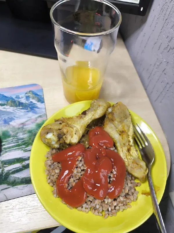 🍽 гречка + куриные ножки + апельсиновый сок · 560 г КБЖУ блюда: 🔥 660 ккал 💪 Белки: 53.8 г 🥑 Жиры: 21.5 г 🌾 Углеводы: 67